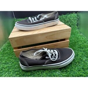 Vans- Low Top- Black/White-Size 5M